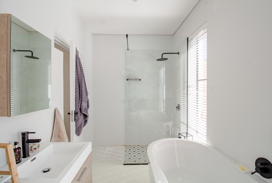 3 Bedroom Property for Sale in Bowtie Western Cape